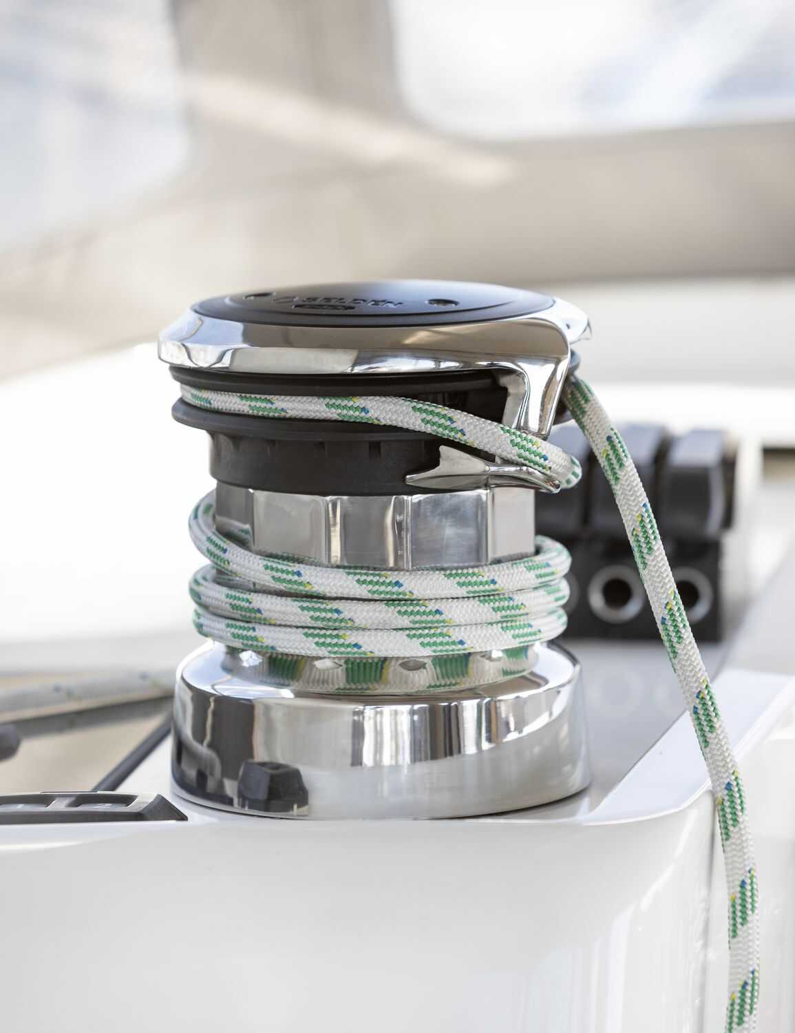 Seldén E40i elektrische Winsch mit integriertem Motor, Edelstahl-Version