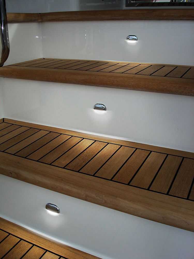 Hella Marine Easy Fit LED Stufenleuchte Warmweiß