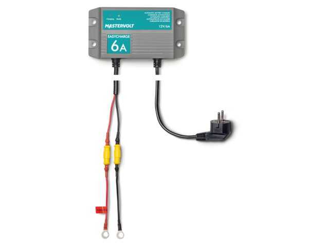 Mastervolt EasyCharge 6A Batterieladegerät in robustem, wasserdichtem Gehäuse mit 12 V Ausgang und universellem Netzanschluss